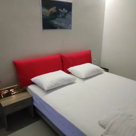 The 3 Brothers' Apts Pensión