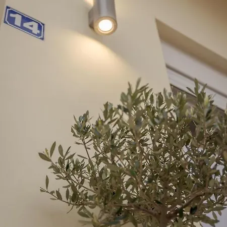 The 3 Brothers' Apts