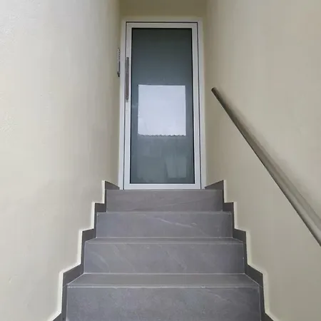 The 3 Brothers' Apts * ハニア