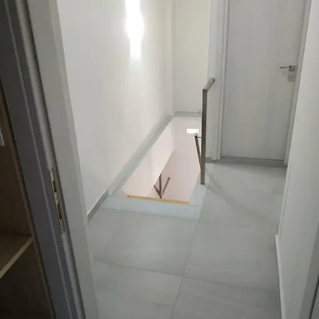 The 3 Brothers' Apts 4*