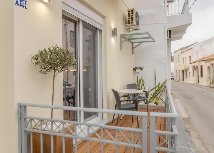 בית הארחה The 3 Brothers' Apts 4*