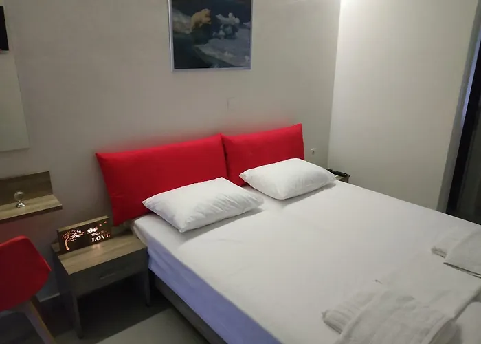 The 3 Brothers' Apts בית הארחה