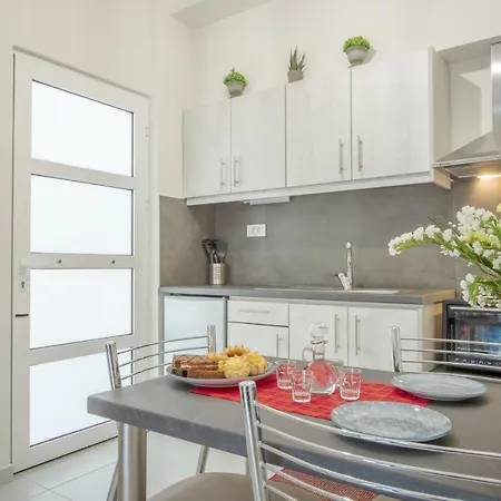 The 3 Brothers' Apts Penzion Chania (Crete)