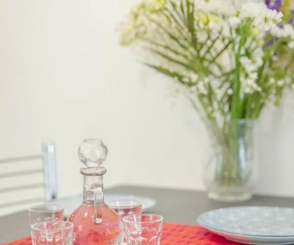 The 3 Brothers' Apts Vendégház Hriszí Aktí Haniá